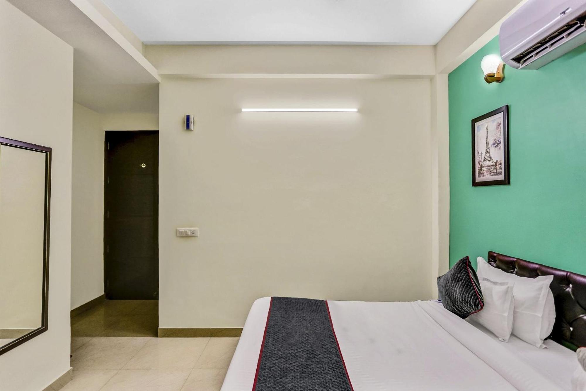 Townhouse Rumaisa Indirapuram Luaran gambar