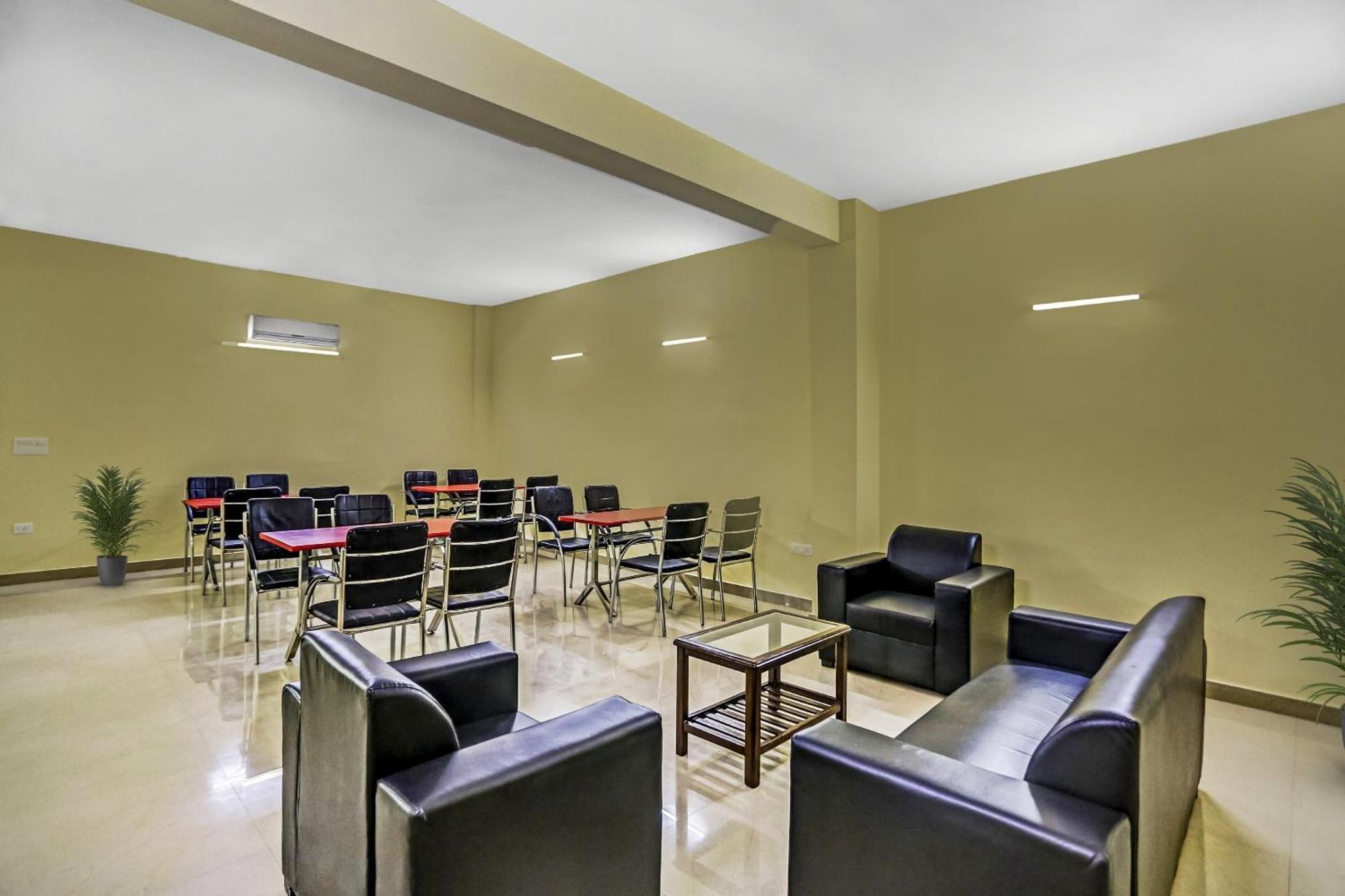 Townhouse Rumaisa Indirapuram Luaran gambar