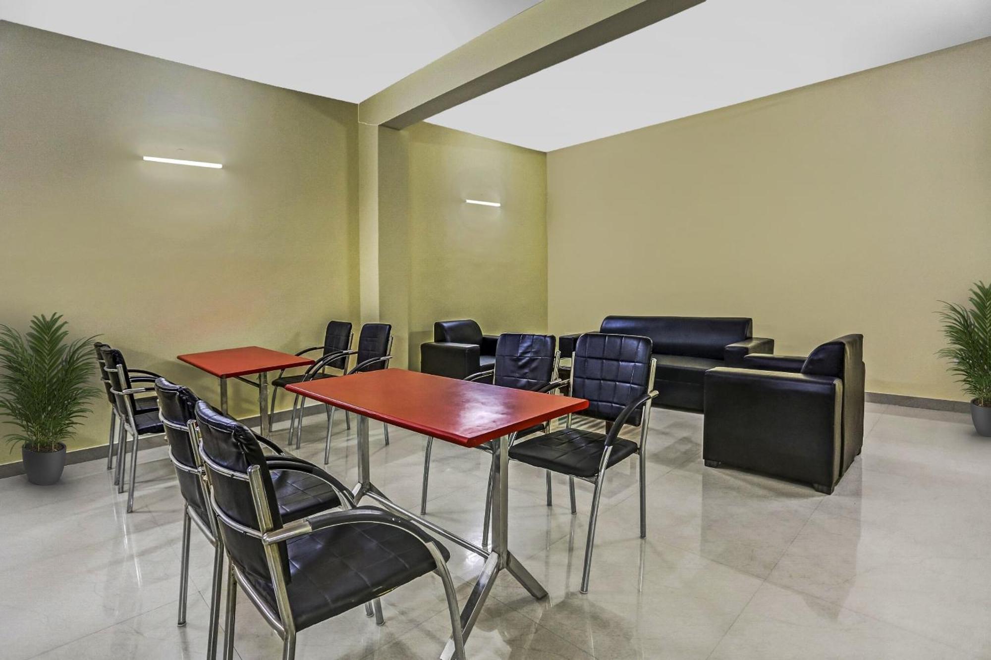Townhouse Rumaisa Indirapuram Luaran gambar