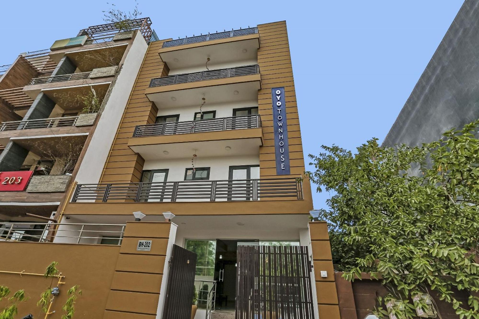 Townhouse Rumaisa Indirapuram Luaran gambar
