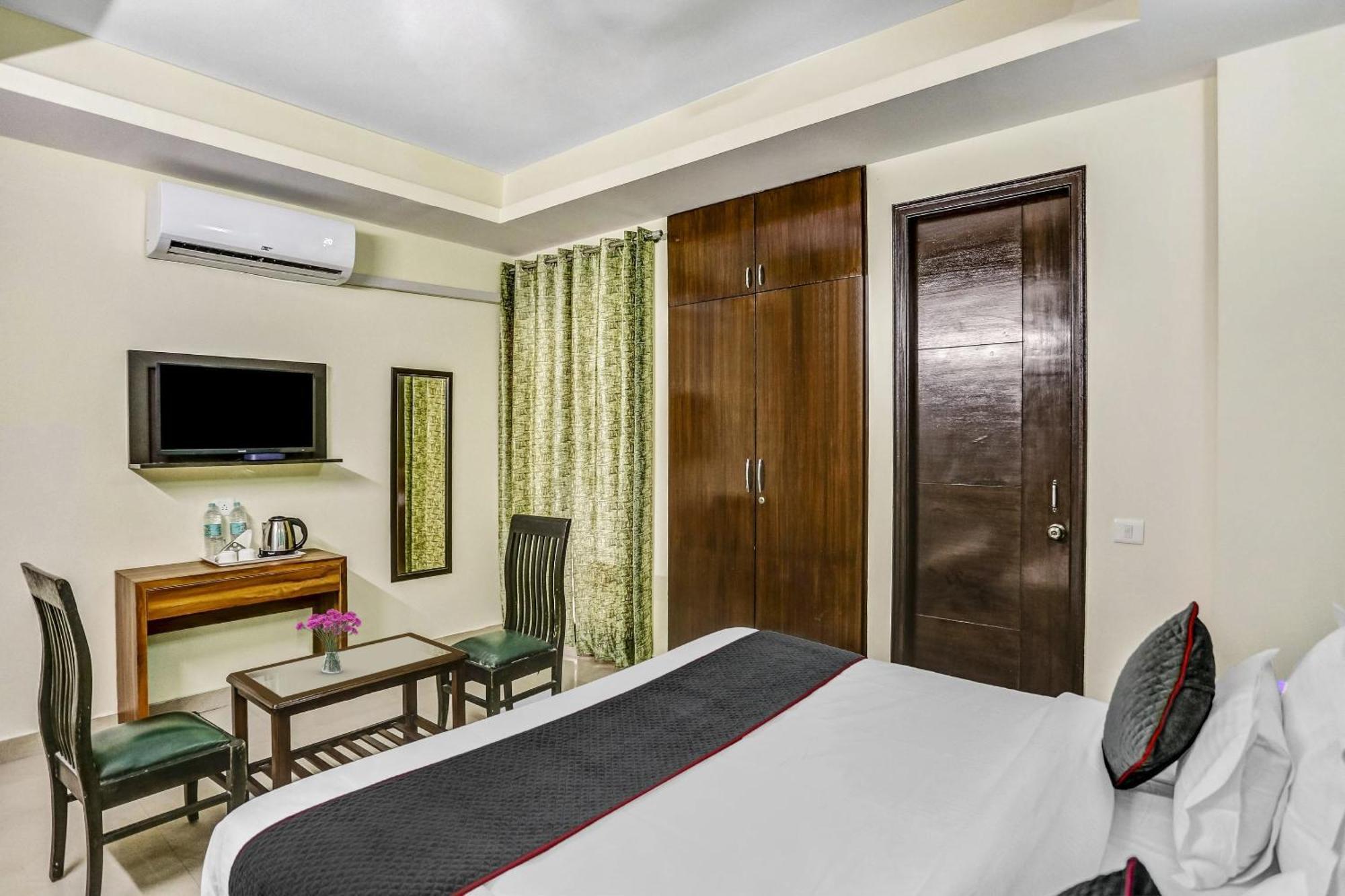Townhouse Rumaisa Indirapuram Luaran gambar